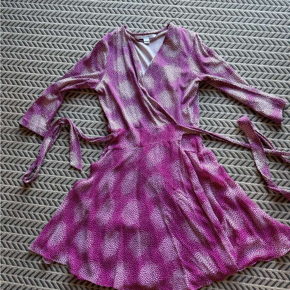 Diane Von Furstenberg Irina Chiffon Wrap Dress 6 - Picture 3 of 9
